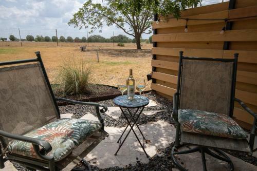 Cozy Combo! Fire Pit, Bbq, Ping Pong And Cornhole!