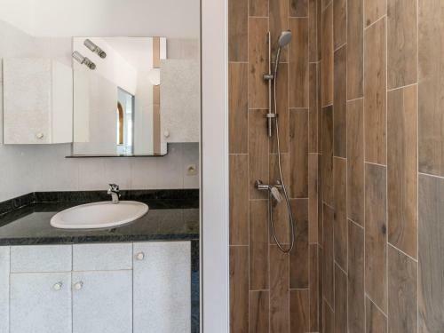 Cosy Holiday Home In Minerve With Garden