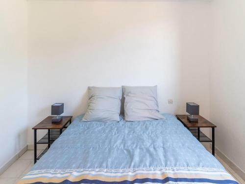 Cosy Holiday Home In Minerve With Garden