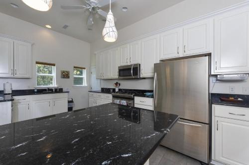 Harbor Delight On The Bay - Private Sandy Beach! Home