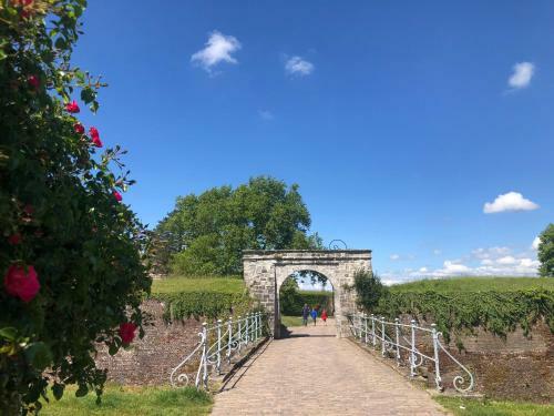 Hostal Aux Remparts De Montreuil