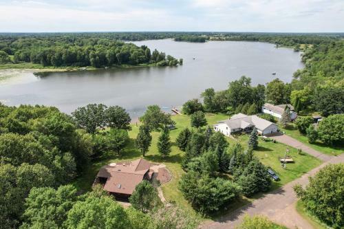 Unique 3-building Home With Gorgeous Lake Views