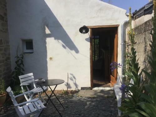 Studio Avec Terrasse Couverte Et Patio