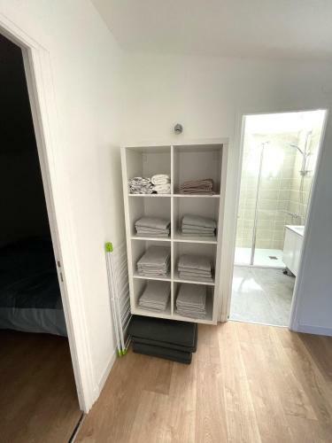 Maison Spacieuse, Jardin, Proche Centre Ville