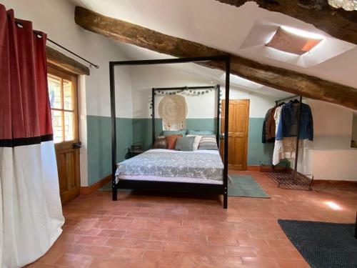 Hostal La Tour Des Baronnies