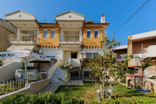 Apartamento 2-bdrm Maisonette In Nikiti Short Walk To Beach