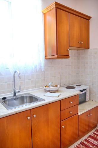Hostal Houmis Apts & Studios