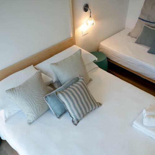 Hostal La Sirena Rooms