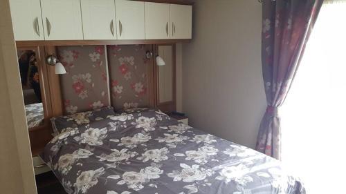 Dees Caravan Lettings Kingfisher Elm 481
