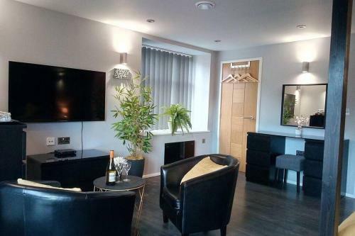 Riverview - Luxury Private Suite Near Beaches/pubs