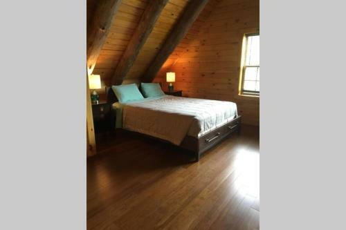 Spacious Luxurious Log Cabin Near Cooperstown Ny