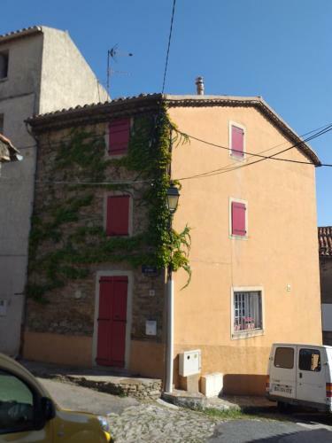 Maison De Village