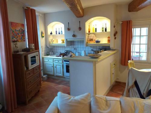 Maison De Village