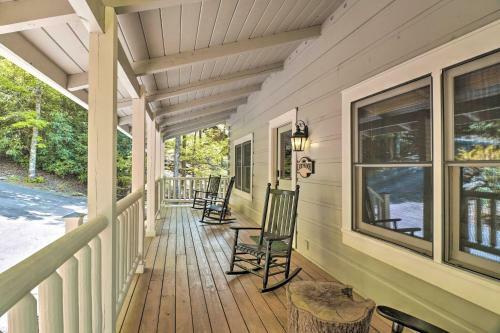 Cozy Retreat With Deck And Sapphire Resort Access!
