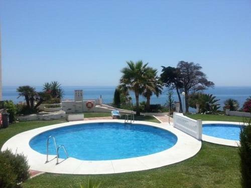 Calahonda Beach- Golf Apartment
