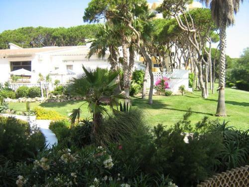 Calahonda Beach- Golf Apartment
