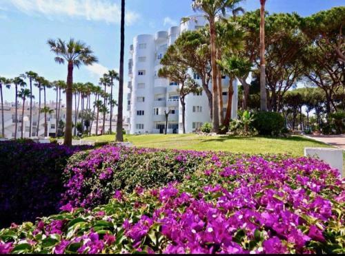 Calahonda Beach- Golf Apartment