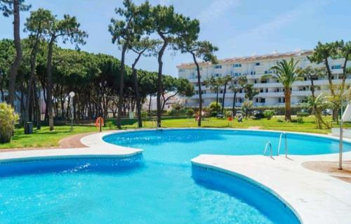 Calahonda Beach- Golf Apartment