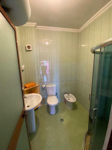 3 Room Apartment Near City Center