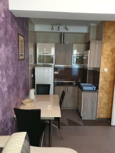 "lux Apartmani M-mili?"