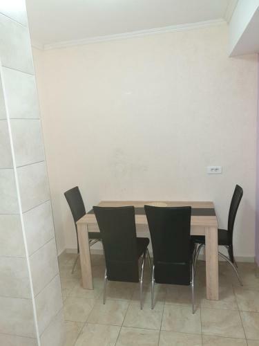 "lux Apartmani M-mili?"