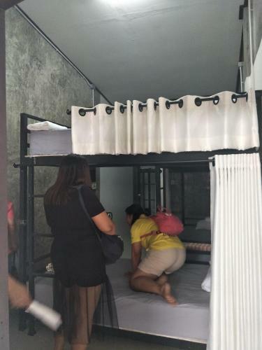 Tuk Tuk Trat Hostel