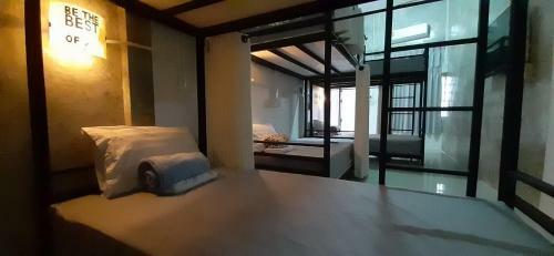Tuk Tuk Trat Hostel