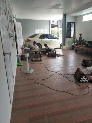 Tuk Tuk Trat Hostel