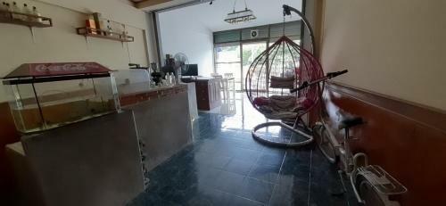 Tuk Tuk Trat Hostel