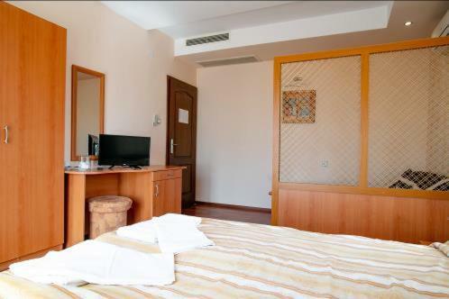 Hotel ???