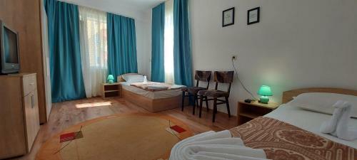 Hostal Three Bedroom Apartment