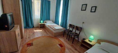 Hostal Three Bedroom Apartment