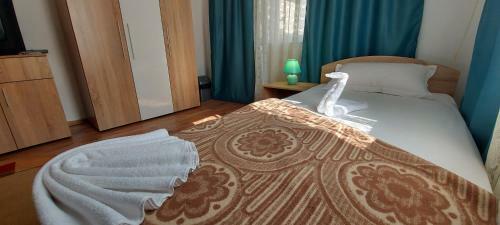 Hostal Three Bedroom Apartment