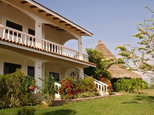 Guacamaya Lodge
