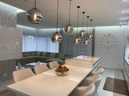 Amira Apartman