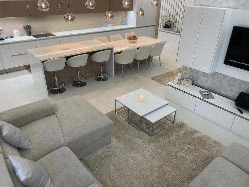 Amira Apartman