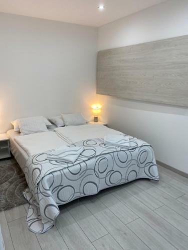 Amira Apartman