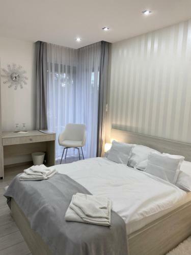 Amira Apartman