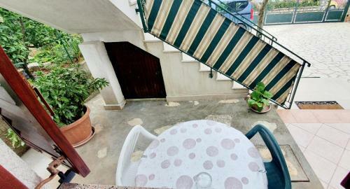 Cecillia Mare Apartments