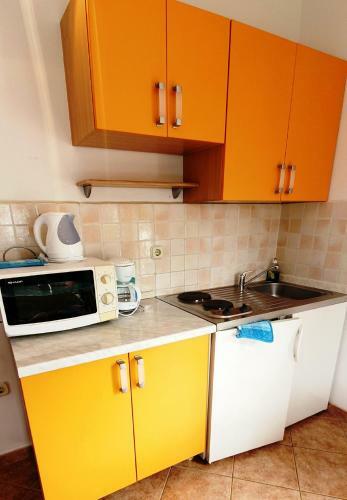 Cecillia Mare Apartments