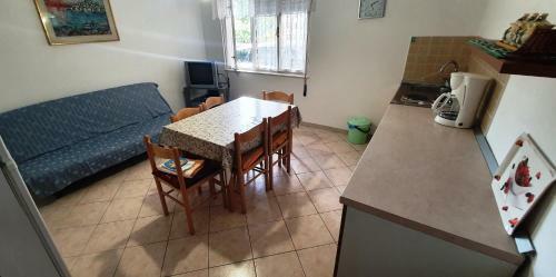 Cecillia Mare Apartments