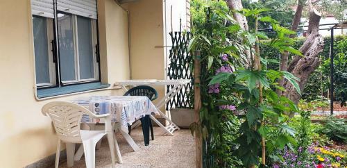 Cecillia Mare Apartments