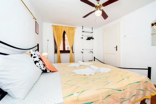 Carera Seaview Apartments