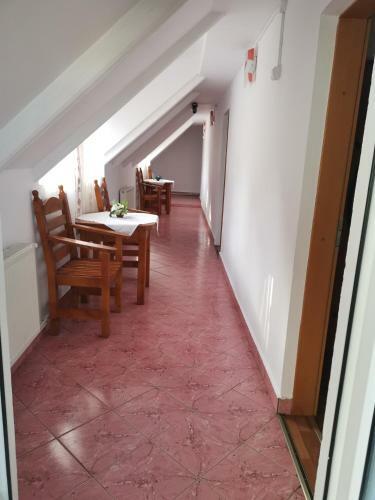 Hostal Pensiunea Anidor