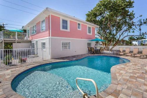 Flamingo Villas A - E - Beach Bungalow Complex With Pool