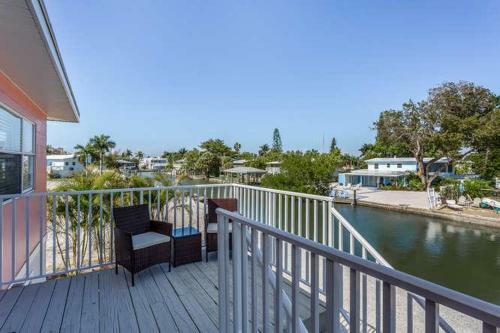 Flamingo Villas A - E - Beach Bungalow Complex With Pool