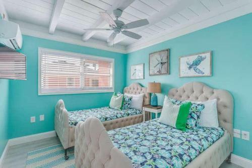 Flamingo Villas A - E - Beach Bungalow Complex With Pool