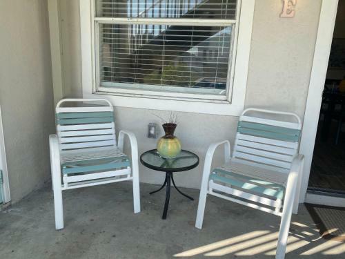 Flamingo Villas E Downstairs - Beautiful Beach Bungalow With Pool