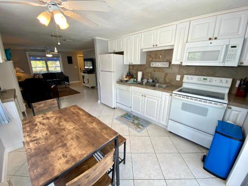 120 Bahia Via - Downstairs