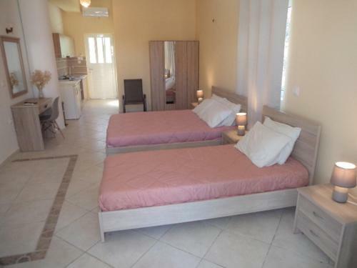 Ioanna Apartments Near The Sea